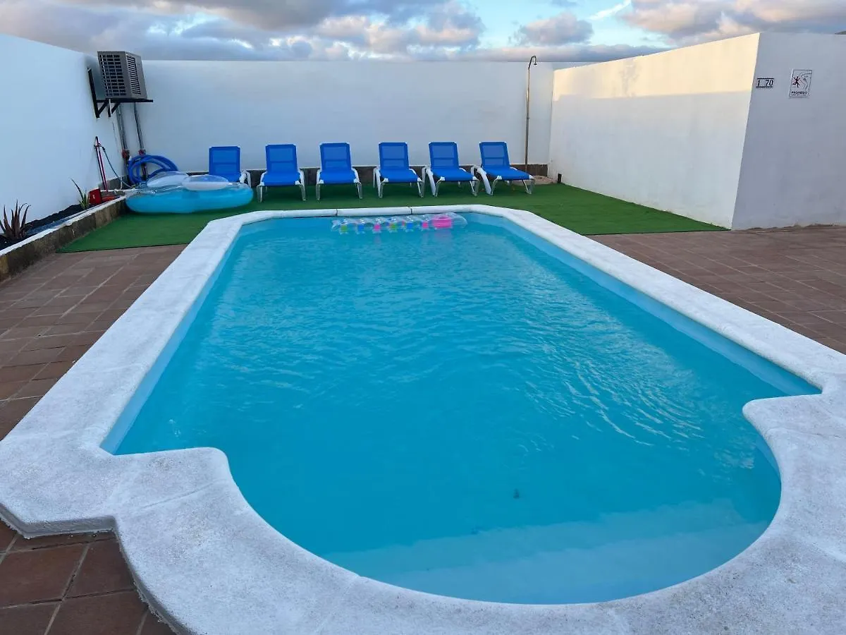 Villa Linda contacts
